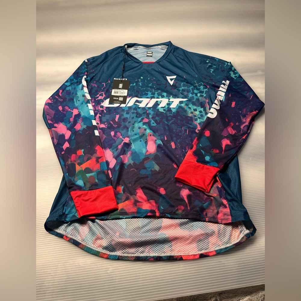 NWT Suarez Giant Multicolor Long Sleeve Jersey